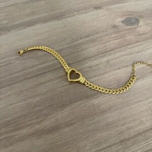 Flat Curb Chain Heart Bracelet Gold Plated Stainless Steel With Lobster Closure